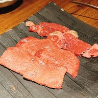 和牛とタン 焼肉 とみ 新橋本店 - 