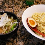 麺処 蓮海 清田本店 - まぐろ豚骨醤油つけめん(770)