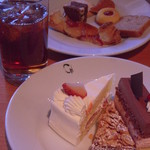 たねや 守山玻璃絵館 - アイスティー、焼き菓子とともに…