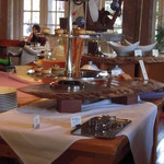 たねや 守山玻璃絵館 - まだ焼き菓子類が完全に並ぶ前の店内