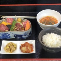 近江牛と季節野菜の壺漬けランチ