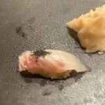 鮨 さわ田 - 竹炭塩のタイ