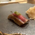 鮨 さわ田 - わさび茎漬けマグロ
