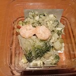 NewDays - 料理写真:海老とブロッコリーのバジルサラダ