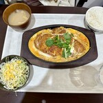 Kitchen Bull - 煮カツ定食¥1000
