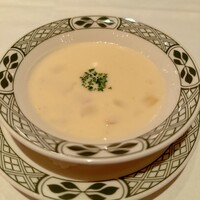 ロウリーズ・ザ・プライムリブ 恵比寿ガーデンプレイス店 - クラムチャウダー
