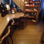 琉球珈琲館 - カウンター席もあります