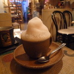 琉球珈琲館 - 泡がてんこ盛りです♪　手が込んでますね。