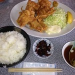 叙楽園 - とり唐揚げ定食