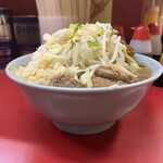 ラーメン二郎 - ちょい少な目野菜ましカラメニンニク