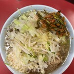 ラーメン二郎 - ちょい少な目野菜ましカラメニンニク