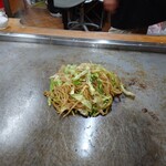 いづみ - 目の前の鉄板で焼かれる