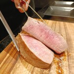 厚切り牛タン 焼肉 一心たん助 - 究極の一本たん（これ2人分ですよ！？）