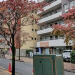 メログラーノ - お店前の通り。