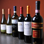 つむぎや テッパンヤキ - お料理に合わせたワインも豊富に取り揃えております。