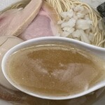 煮干らーめん 川むら - 滋味深さもエグみもある、バシッと決まったスープ。最高！