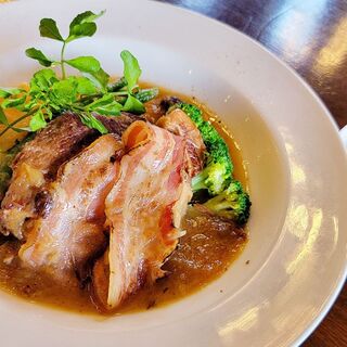 東京生まれのジューシーな霜降り豚【TOKYOX】の魅力を堪能