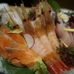 魚吉 - 刺身の盛り合わせ