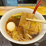 超純水採麺 天国屋 - 「相州地鶏」のモモ肉の炙り焼きチャーシュー