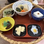 一の橋 天風 - ごま豆腐
      刺身こんにゃく
      湯葉刺し
      大豆のお肉
      山牛蒡の梅和え
      香の物
      金山寺味噌
      高野豆腐の煮つけ