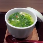 鮨処 二宮 - 
ランチのスタートは茶碗蒸しから、茶碗蒸しにはアオサが入って色合いを添えてました。
