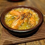 炭焼きスペイン料理 Aire - 有頭海老のアヒージョ