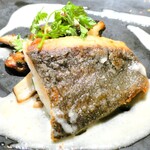 SEASONS - 天然ヒラメのソテー ポルチーニのトリフォラーティ 白ワインのソース