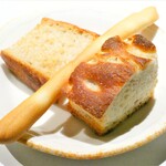 SEASONS - 自家製パンとグリッシーニ