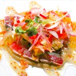 SEASONS - 戻りカツオのマリネ 焼きナスのピューレと生ハム