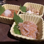 地酒と道産食材 一笑 - イカの塩辛、梅水晶、いぶりがっこクリームチーズ