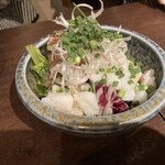 地酒と道産食材 一笑 - 漬け海鮮と長芋のワサビサラダ