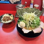 家系ラーメン たつ家 - 