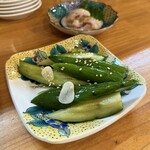 大衆酒場 坂本商店 - レモンとニンニク きゅうりの浅漬け