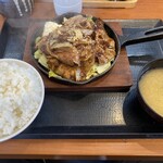 からやま - 料理写真:しょうが焼き定食