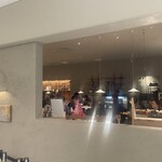 fiveran osaka Coffee BASE - おしゃれな店内