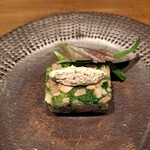 島キュイジーヌ あーすん - 「からし菜　今帰仁アグーチラ」。