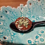 島キュイジーヌ あーすん - 古来「イシャナカシグサ」と呼ばれ、珍重された薬草をショコラに添えて。