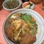 王ちゃん - 上かつ丼、スープ、お新香