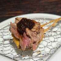 串揚げキッチン だん EKIZO神戸三宮店 - ⑨黒毛和牛ソトヒラ載せ茄子《そのまま》