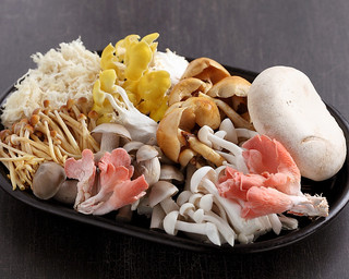 YOROCOBU - 食物繊維やビタミンB、D、がんの予防、栄養素豊富なきのこ類が盛り沢山！！