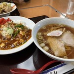 肉よし - マーボー丼&ラーメン　¥1080