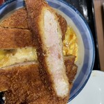 かつ丼 桜花 - 脂がべっちょり乗ってる♫