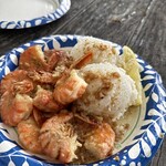 Giovanni's Shrimp Truck - 殻は剥きます