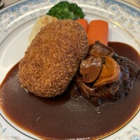 レストラン香味屋 - ビーフシチューとメンチカツの盛合わせ  4000円