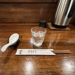 らぁ麺 朝軒 - お水