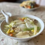 中国料理 丸勝 - 野菜入り汁そば