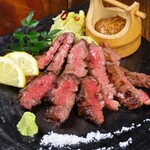 牛タンと海鮮 個室居酒屋 炭松 - 特上　霜降り牛タン　～青唐味噌を添えて～