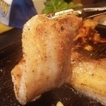 野毛とりとん - 肉厚のサムギョプサル。まるでステーキのよう