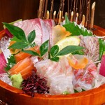 牛タンと海鮮 個室居酒屋 炭松 - 海の幸　鮮魚の刺身の5種 桶盛り