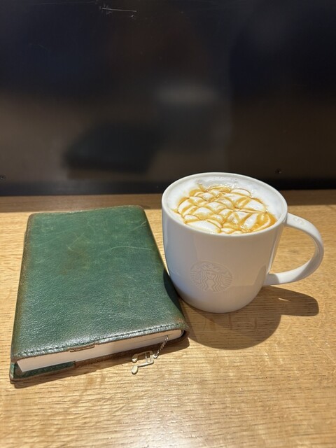 スターバックスコーヒー 秋田保戸野学園通り店（STARBUCKS COFFEE） - 泉外旭川（カフェ）の写真